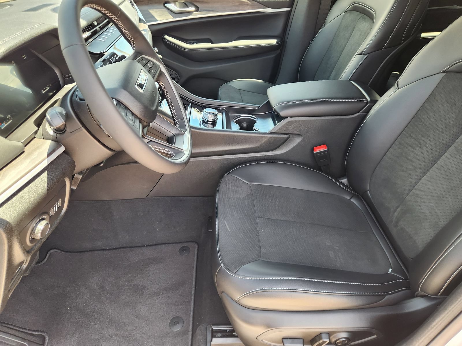 New 2026 Jeep Grand Cherokee Altitude RWD image 12