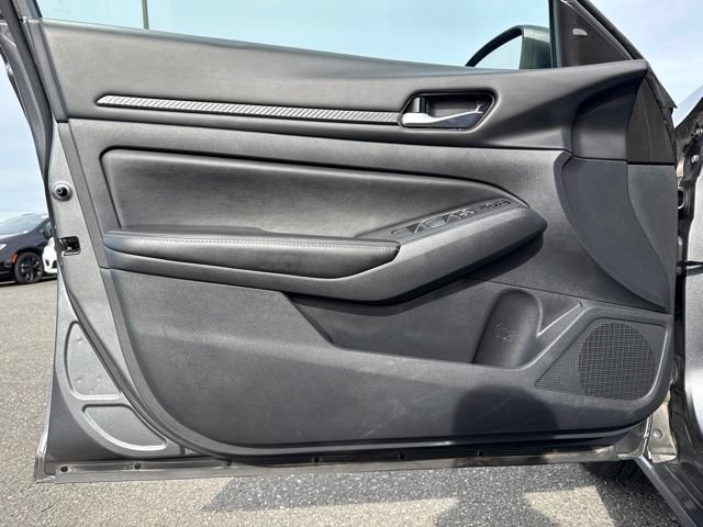 Used 2025 Nissan Altima 2.5 SV FWD image 23