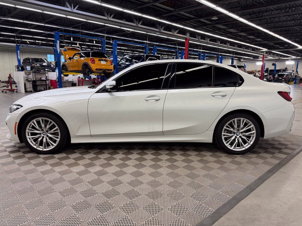 Used 2023 BMW 330i Sedan w/ Driving Assistance Package RWD image 4