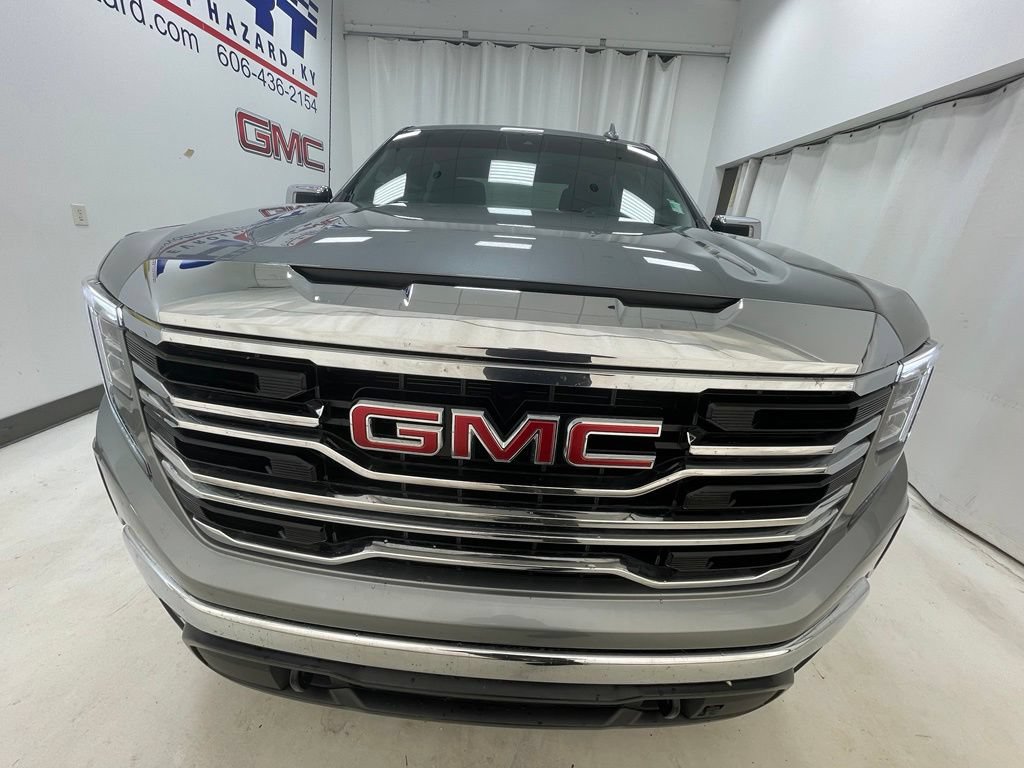 Used 2023 GMC Sierra 1500 SLT w/ SLT Premium Package AWD/4WD image 2
