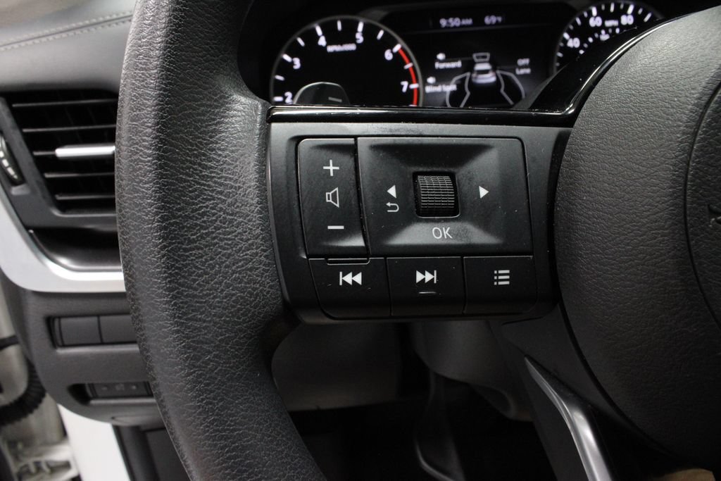 Certified 2023 Nissan Rogue SV FWD image 26