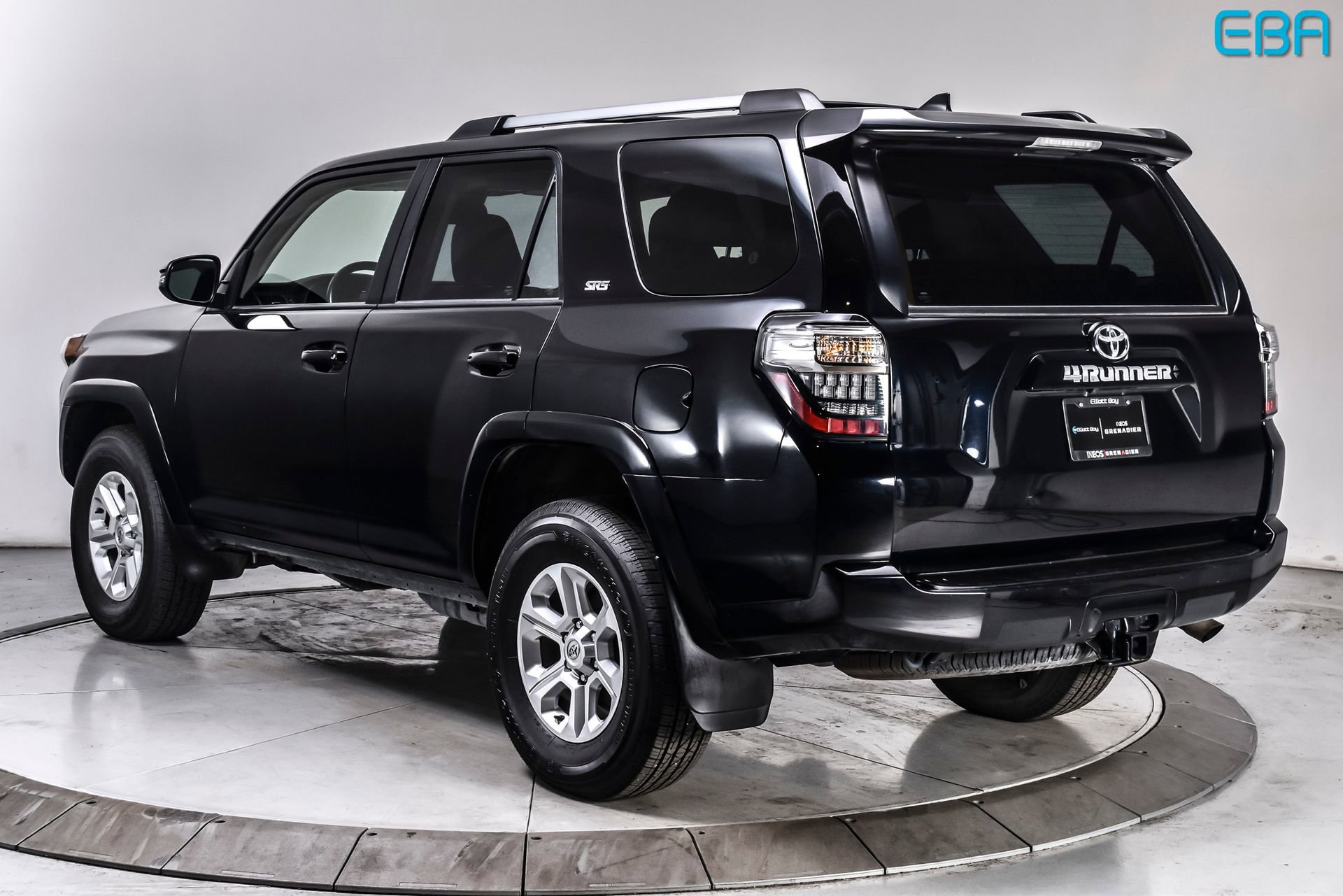Used 2024 Toyota 4Runner SR5 Premium w/ Moonroof Package AWD/4WD image 4