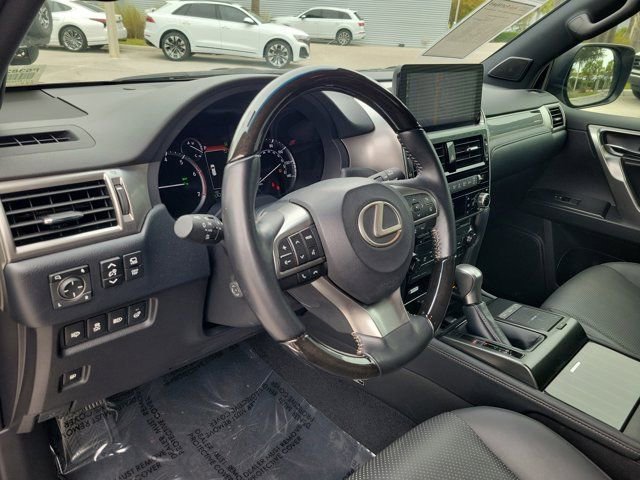 Used 2023 Lexus GX 460 Luxury w/ Accessory Package image 18
