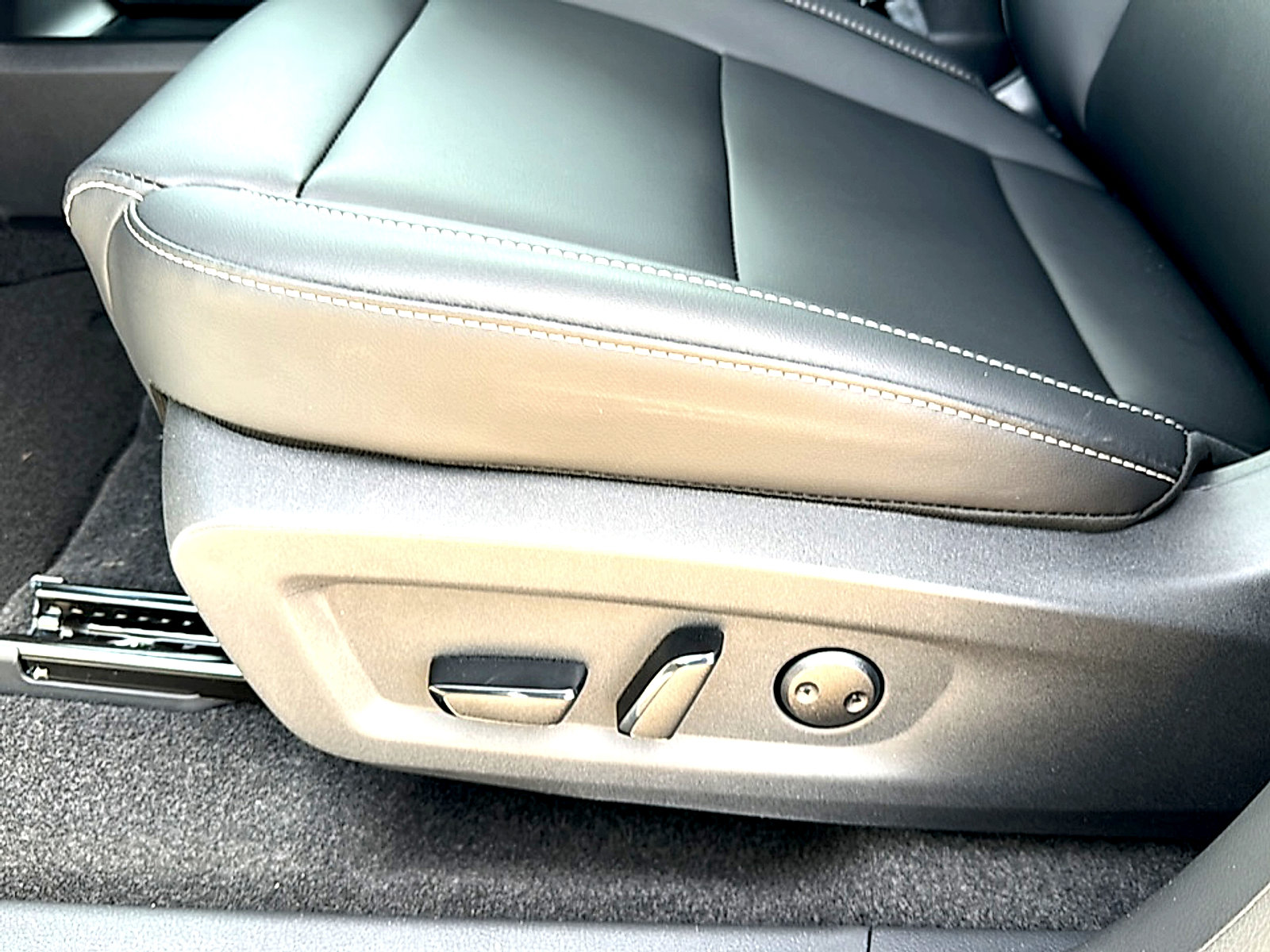 New 2025 Nissan Murano SL image 12