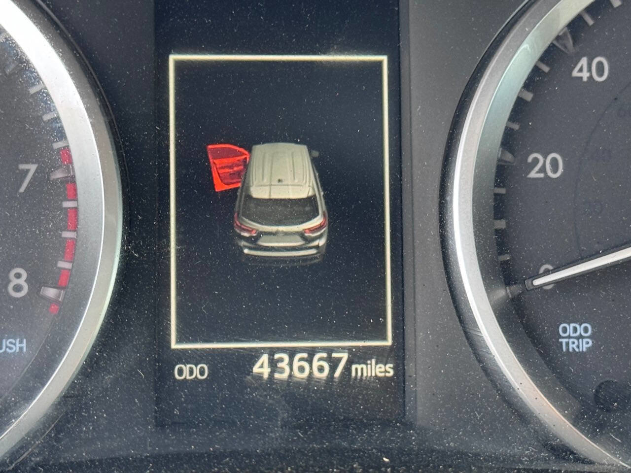 Used 2017 Toyota Highlander XLE image 22