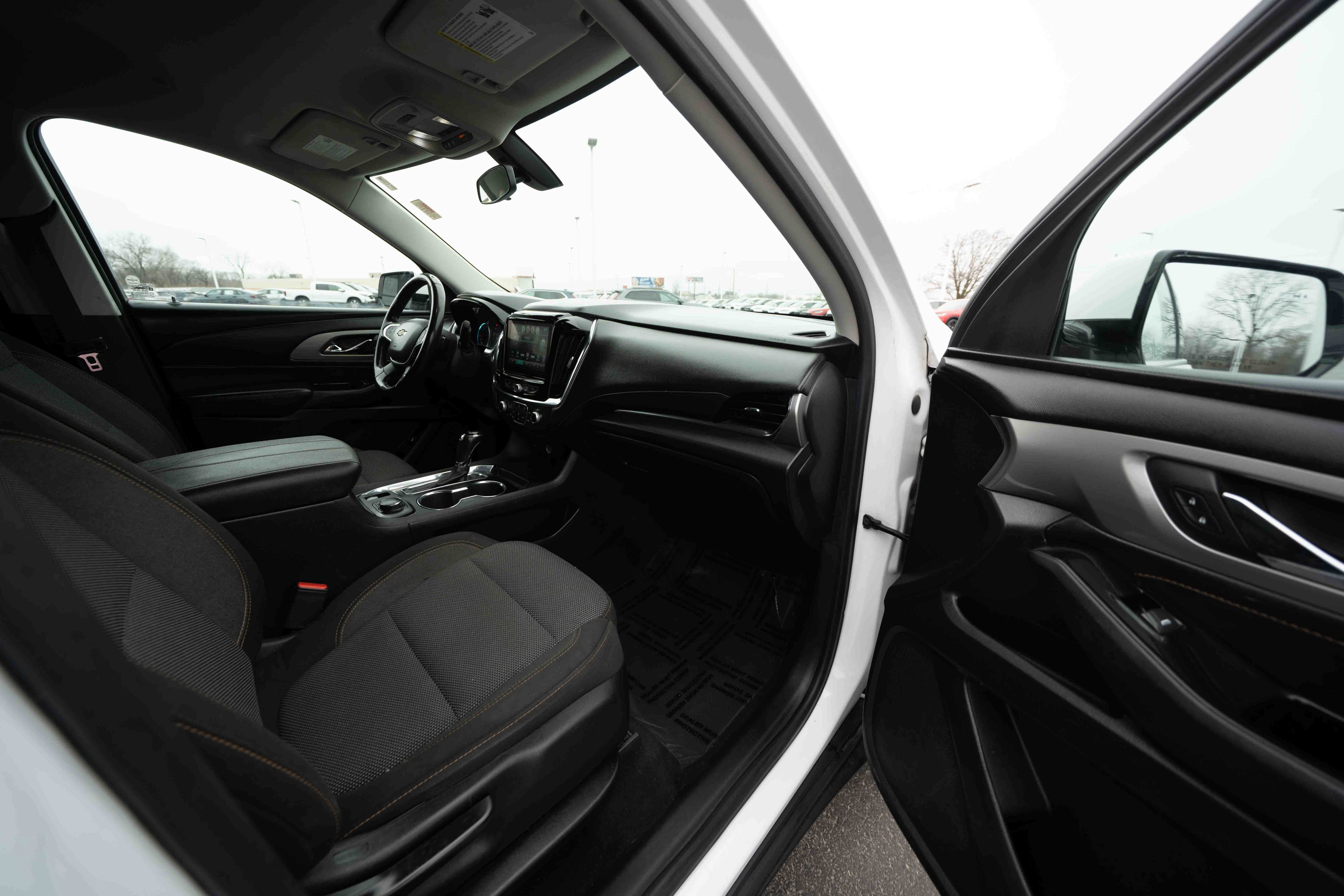 Used 2018 Chevrolet Traverse LT image 26