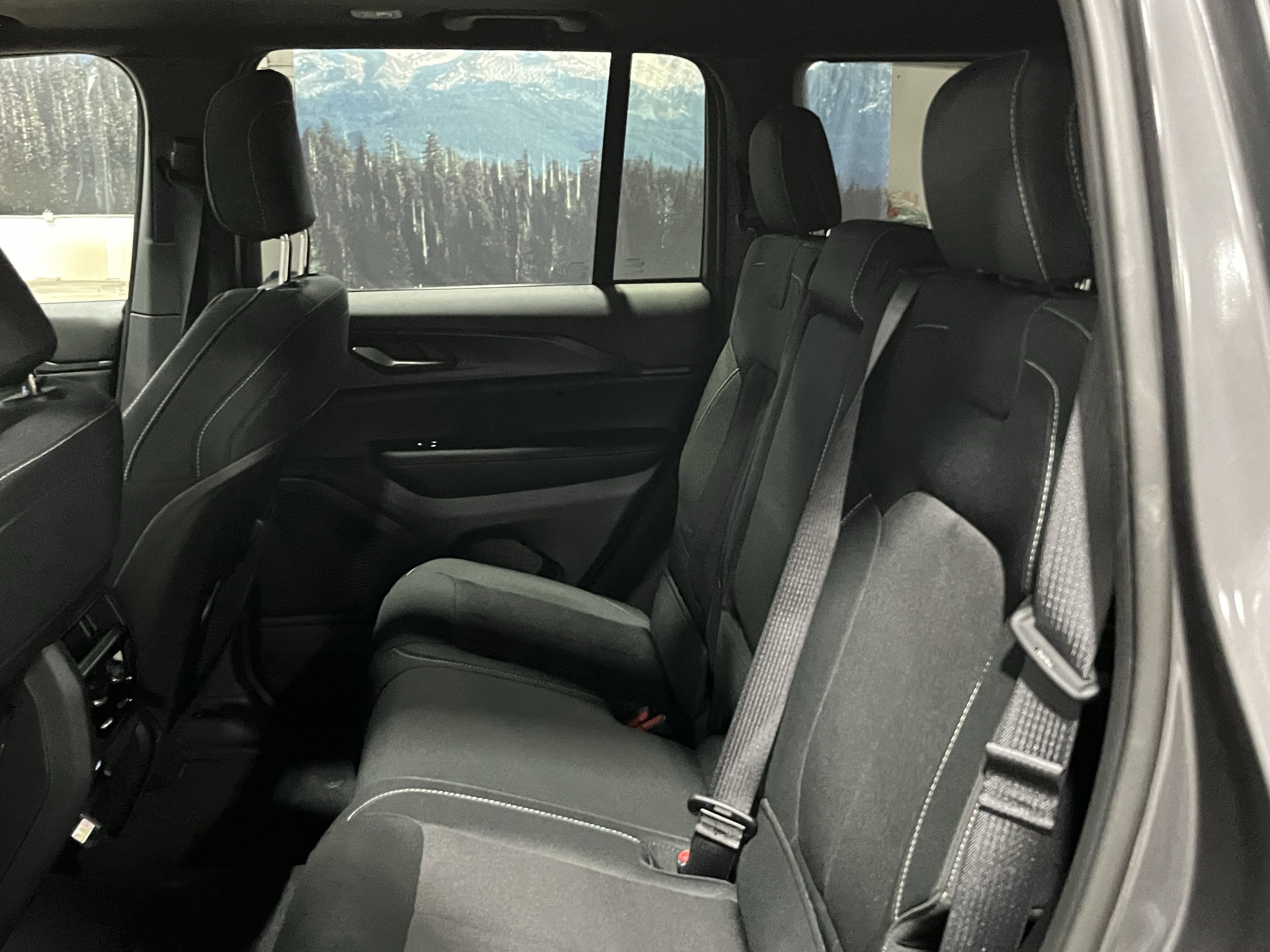 Certified 2025 Jeep Grand Cherokee Laredo X w/ Luxury Tech Group I image 13