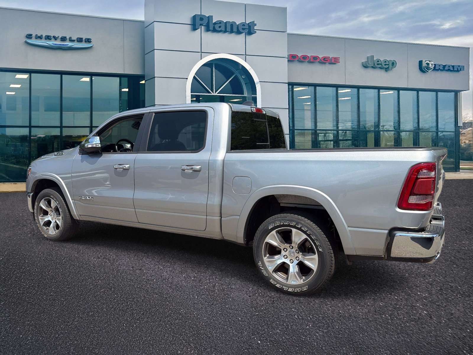 Used 2022 RAM 1500 Laramie w/ Trailer Tow Group AWD/4WD image 3