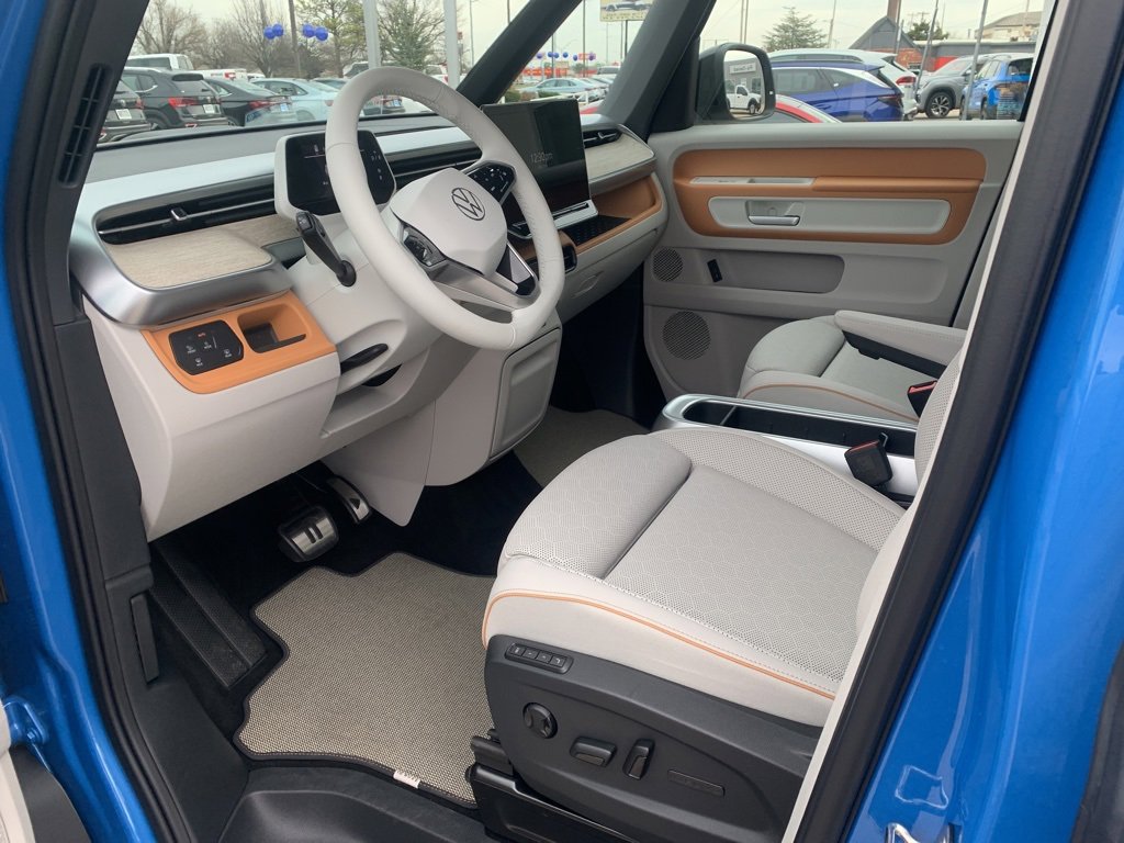 New 2025 Volkswagen ID. Buzz 1st Edition image 8