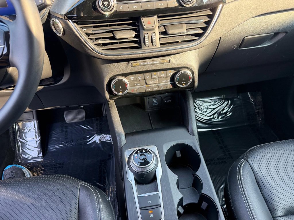 Used 2022 Ford Escape Titanium AWD/4WD image 30