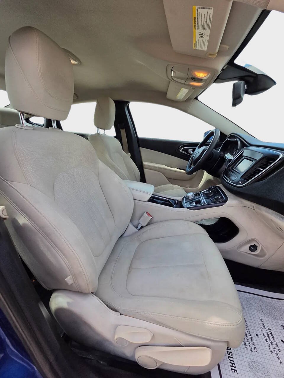 Used 2015 Chrysler 200 Limited FWD image 10