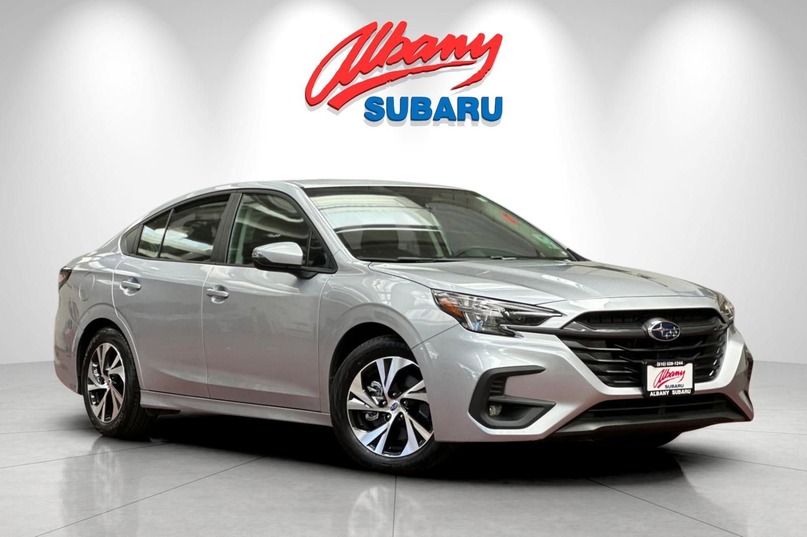 Used 2025 Subaru Legacy Premium AWD/4WD image 2