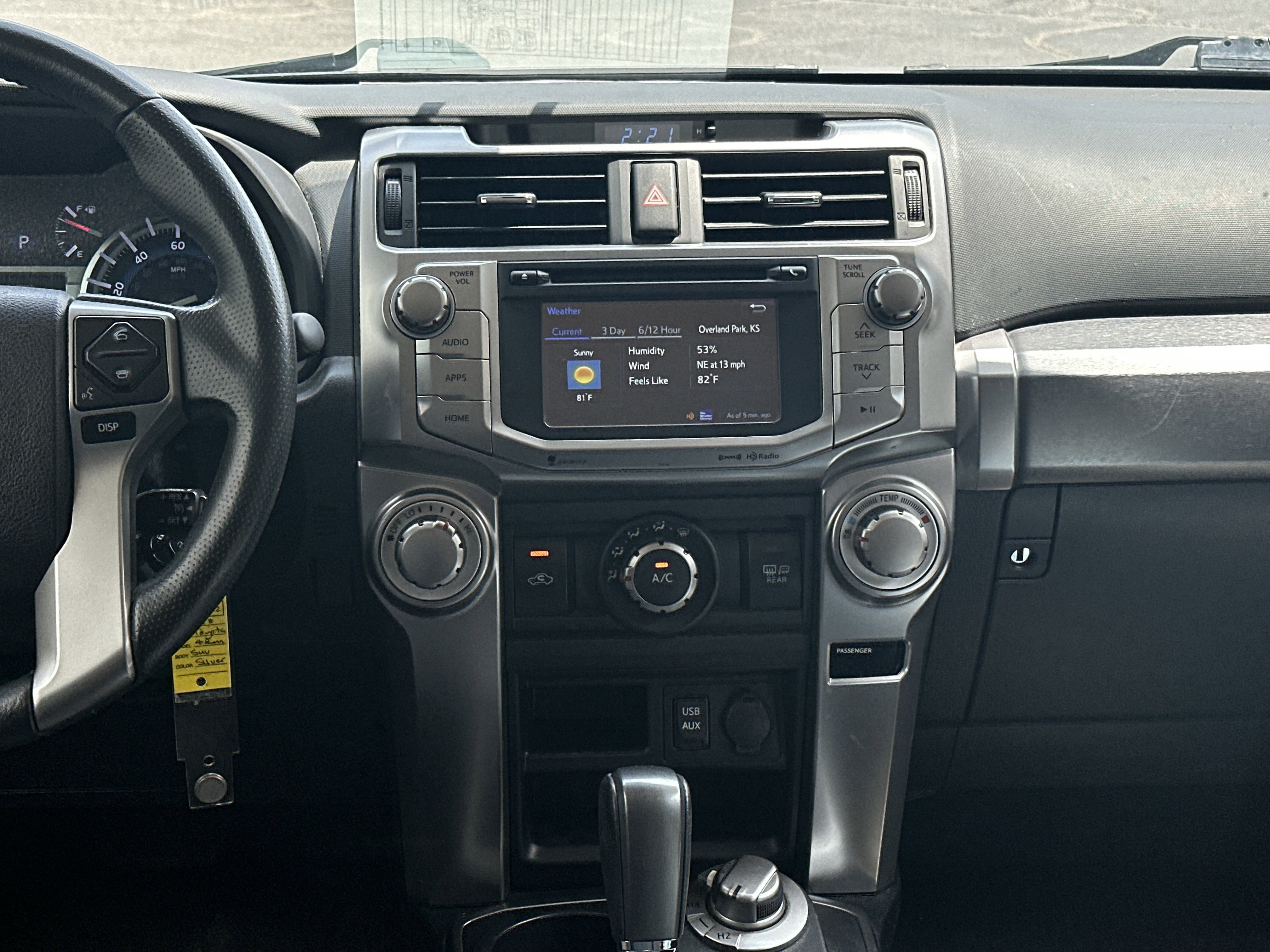 Used 2018 Toyota 4Runner SR5 AWD/4WD image 32