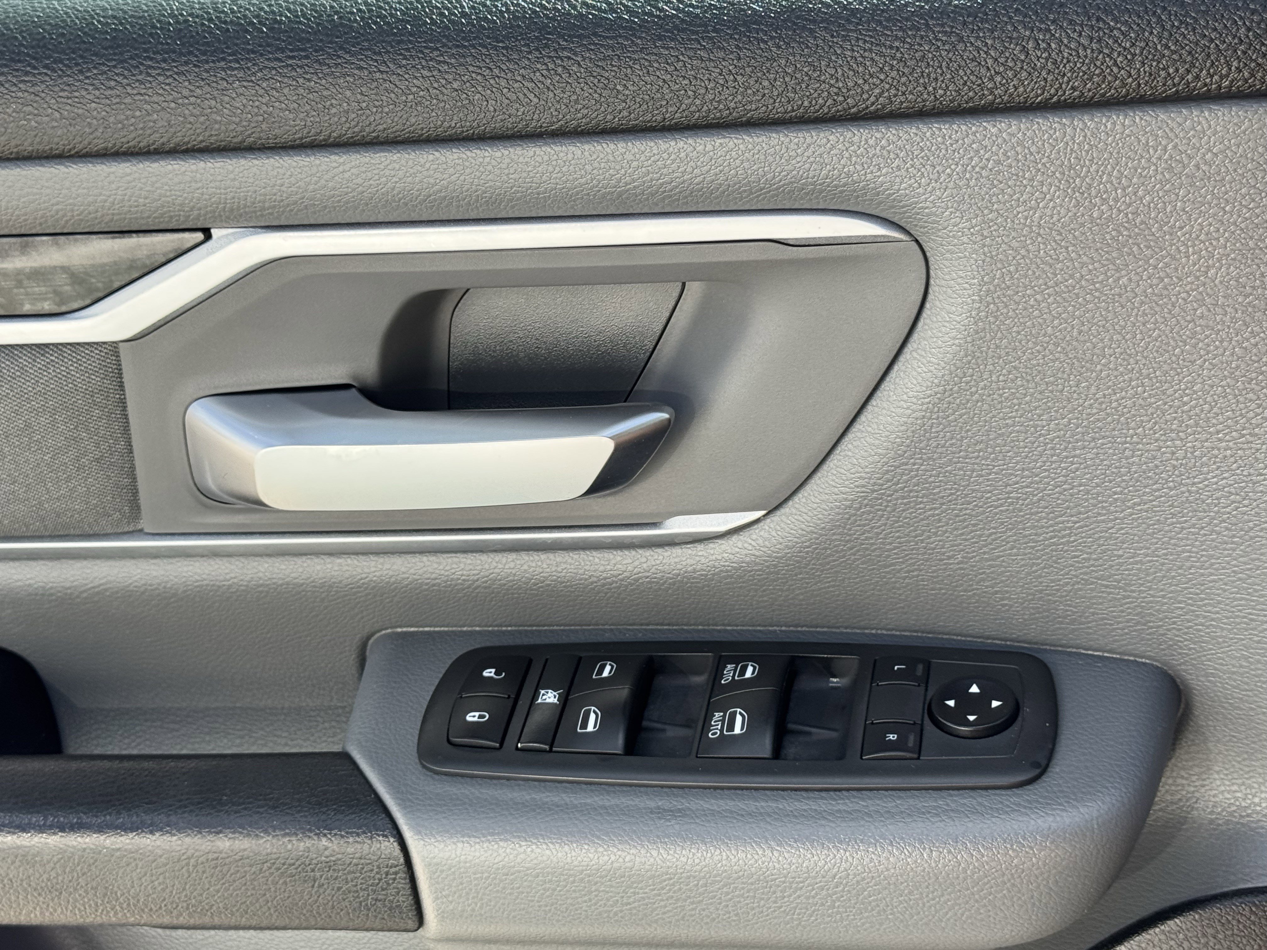 Used 2021 RAM 1500 Lone Star image 26