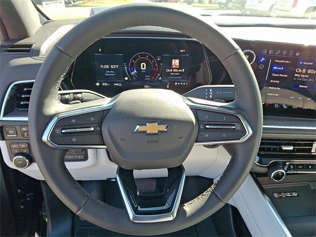 Used 2025 Chevrolet Suburban Premier image 17