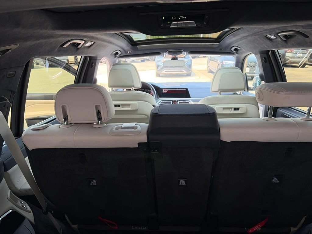 Used 2022 BMW X7 xDrive40i w/ Executive Package AWD/4WD image 14