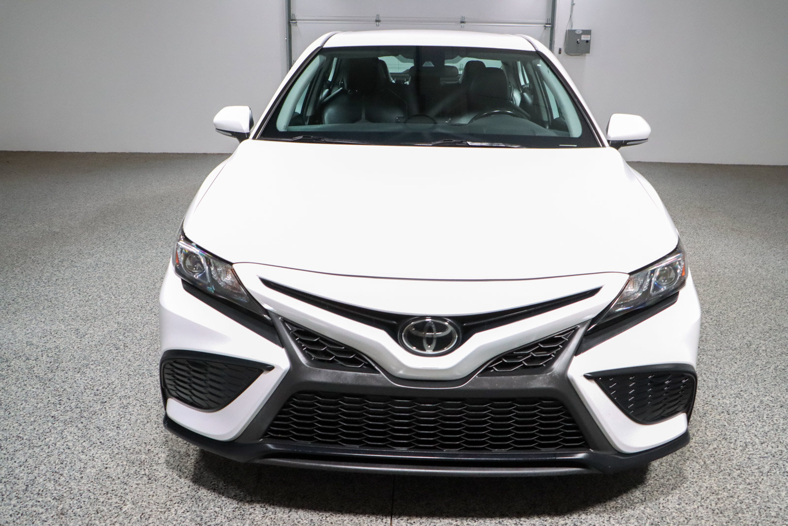 Used 2022 Toyota Camry SE FWD image 4