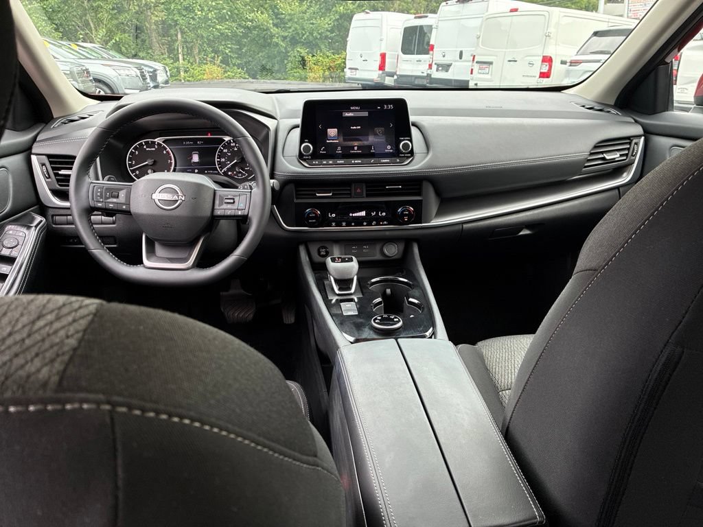Certified 2026 Nissan Rogue SV AWD/4WD image 28