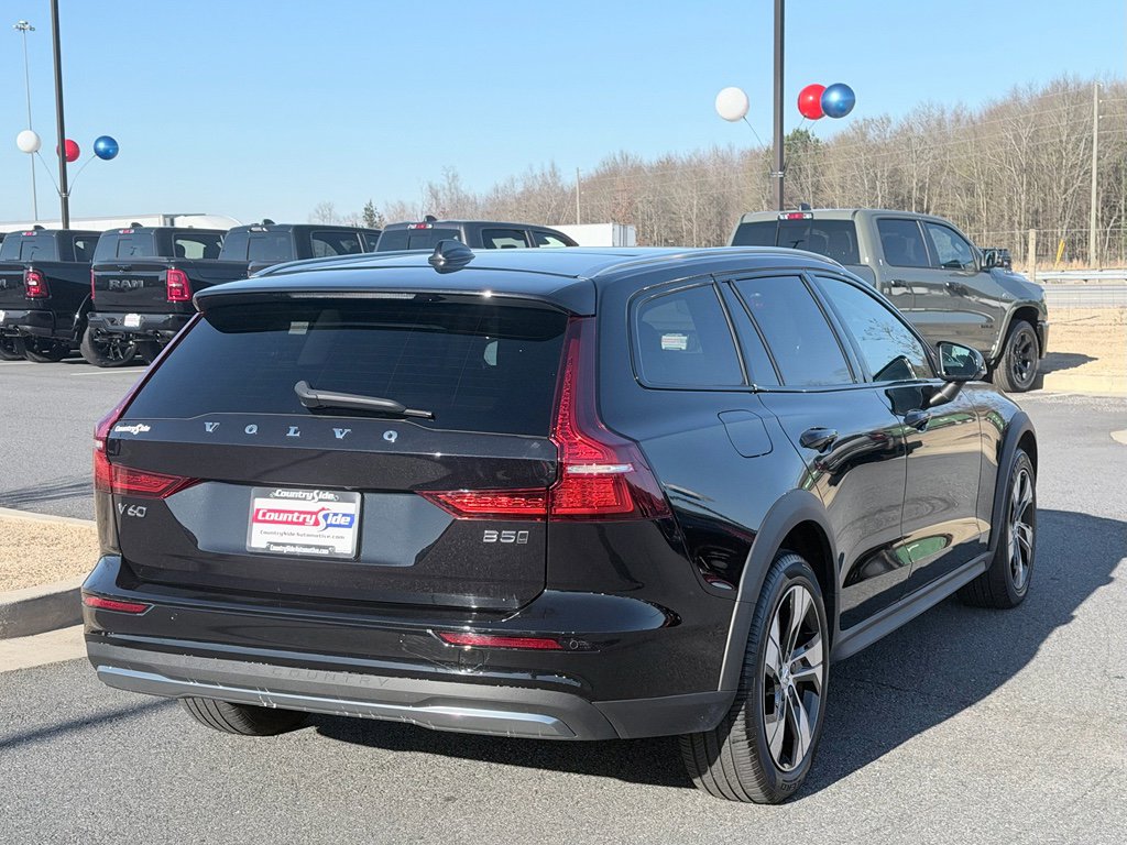 Used 2025 Volvo V60 B5 Cross Country Plus AWD/4WD image 6