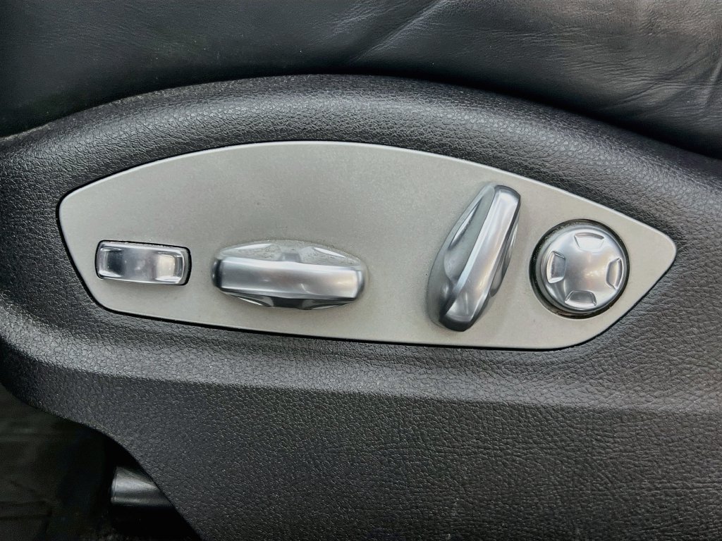 Certified 2024 Porsche Macan S AWD/4WD image 22