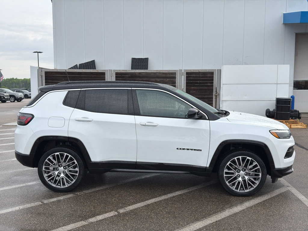 Used 2024 Jeep Compass Limited w/ Elite Group AWD/4WD image 7