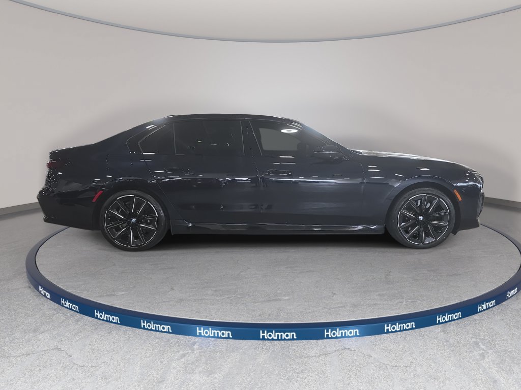 Certified 2023 BMW i7 xDrive60 AWD/4WD image 4