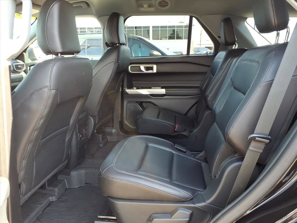 Used 2023 Ford Explorer XLT w/ Equipment Group 202A image 12