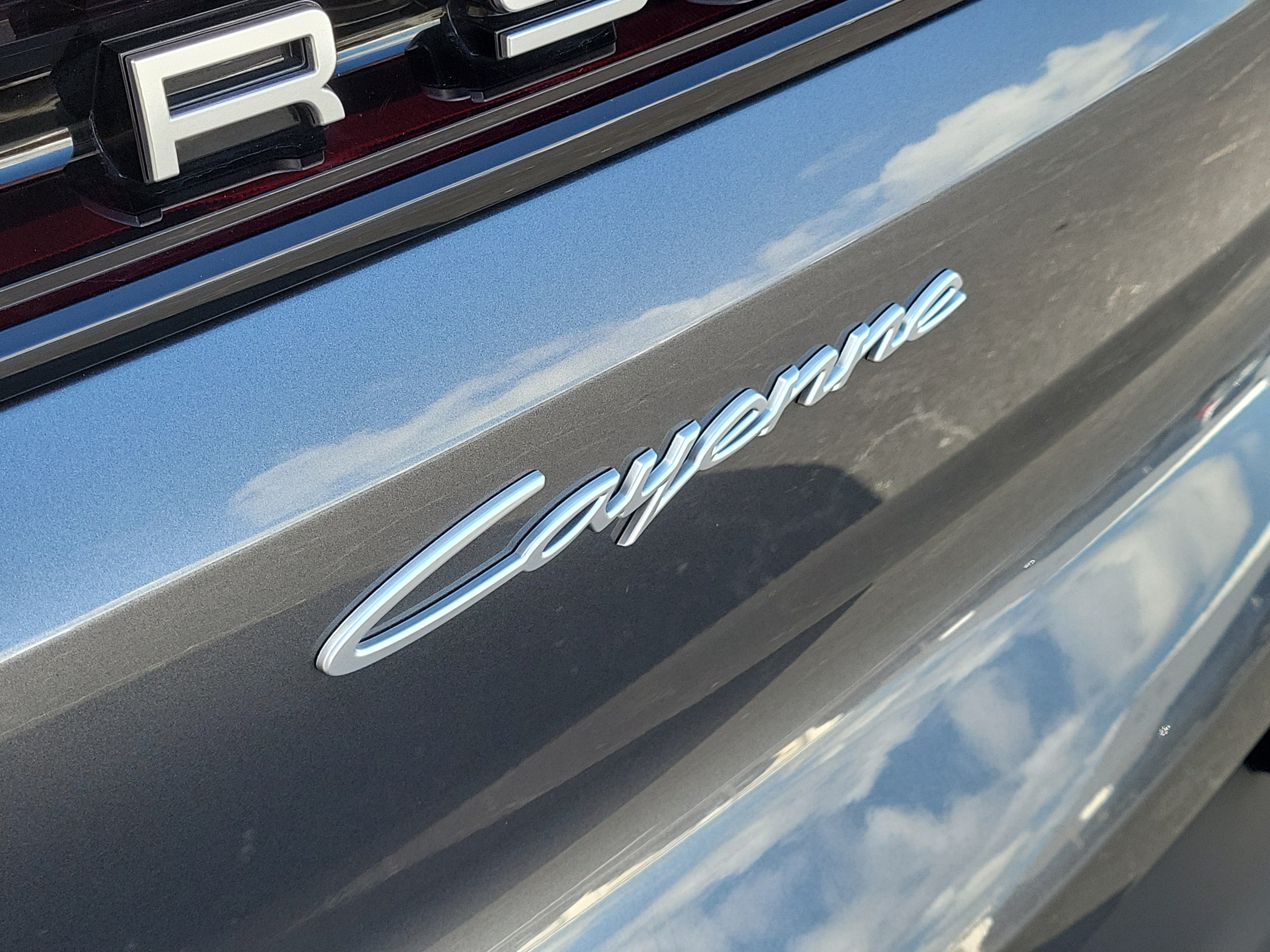 Used 2025 Porsche Cayenne Coupe AWD/4WD image 5