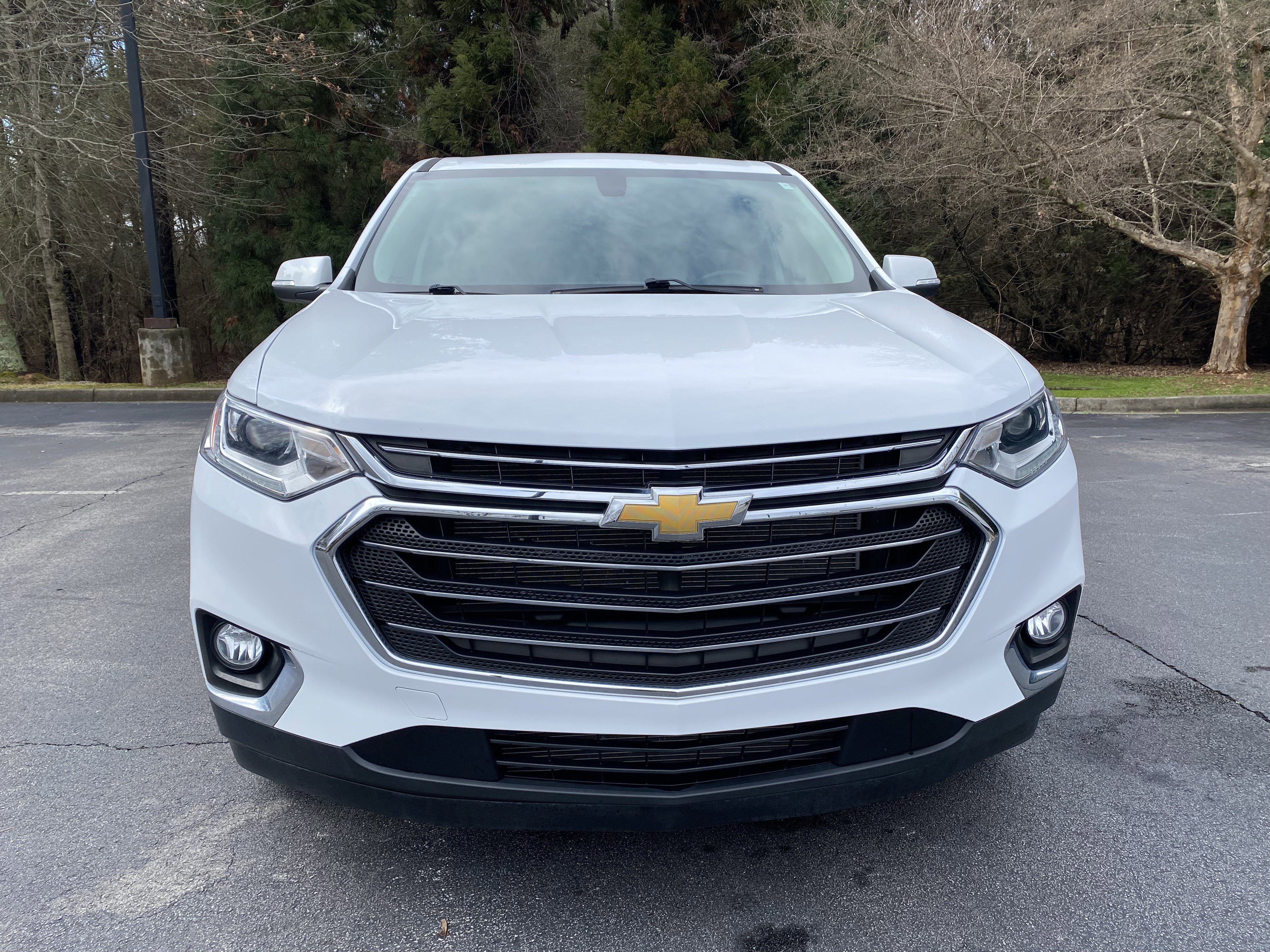 Used 2021 Chevrolet Traverse LT image 3