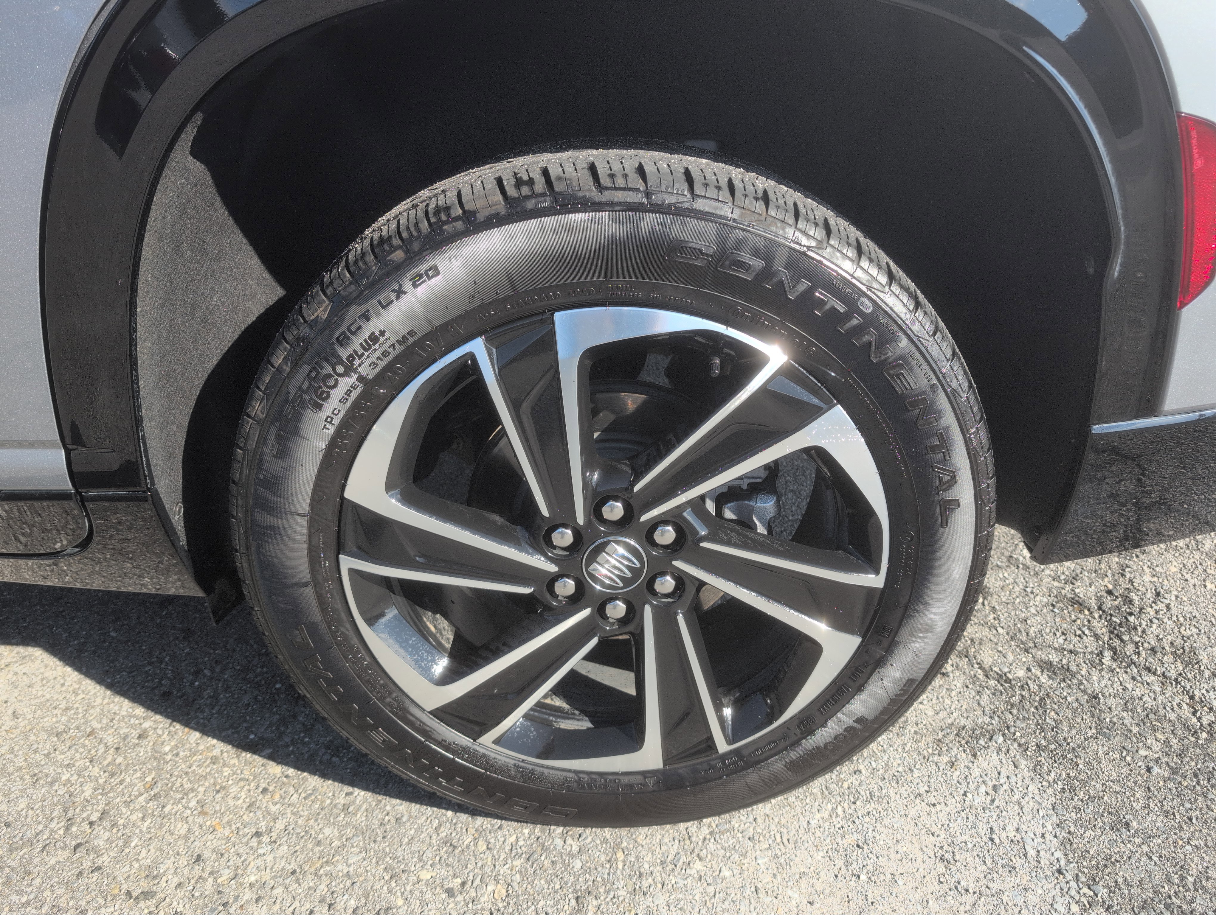 Used 2025 Buick Enclave Sport Touring w/ LPO, Floor Liner Package image 5