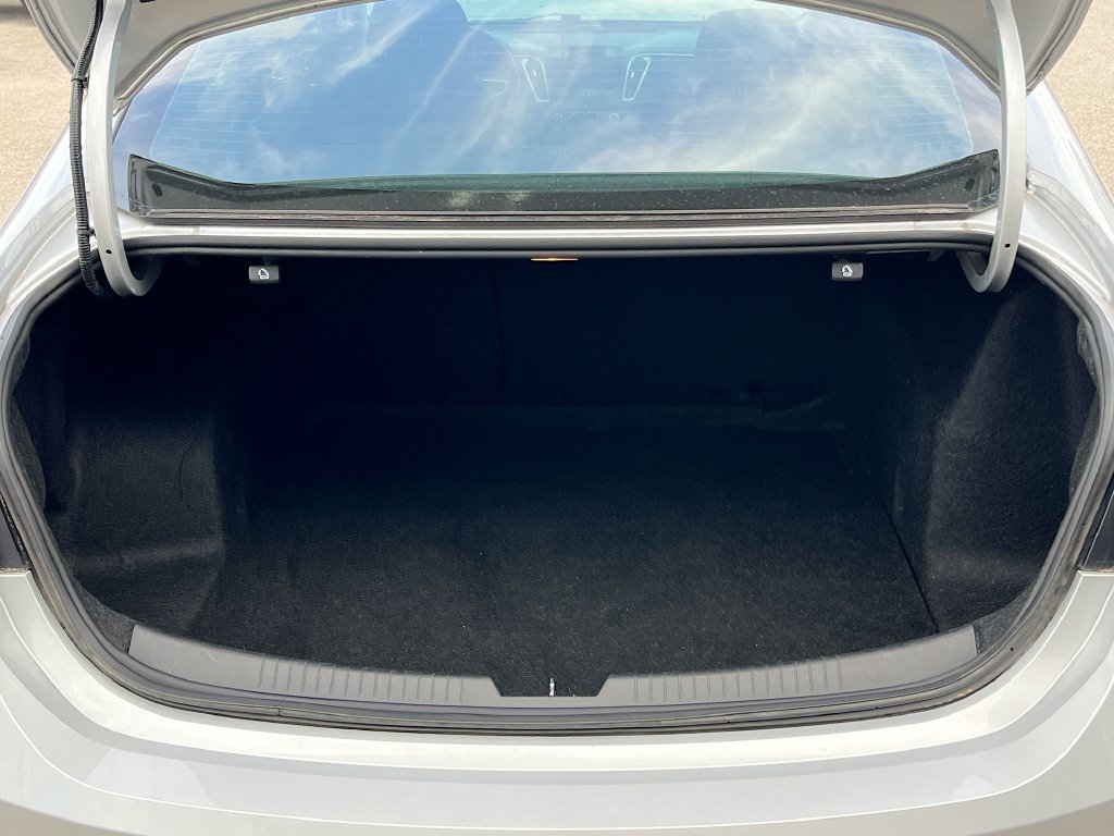 Used 2020 Chevrolet Malibu LS FWD image 23