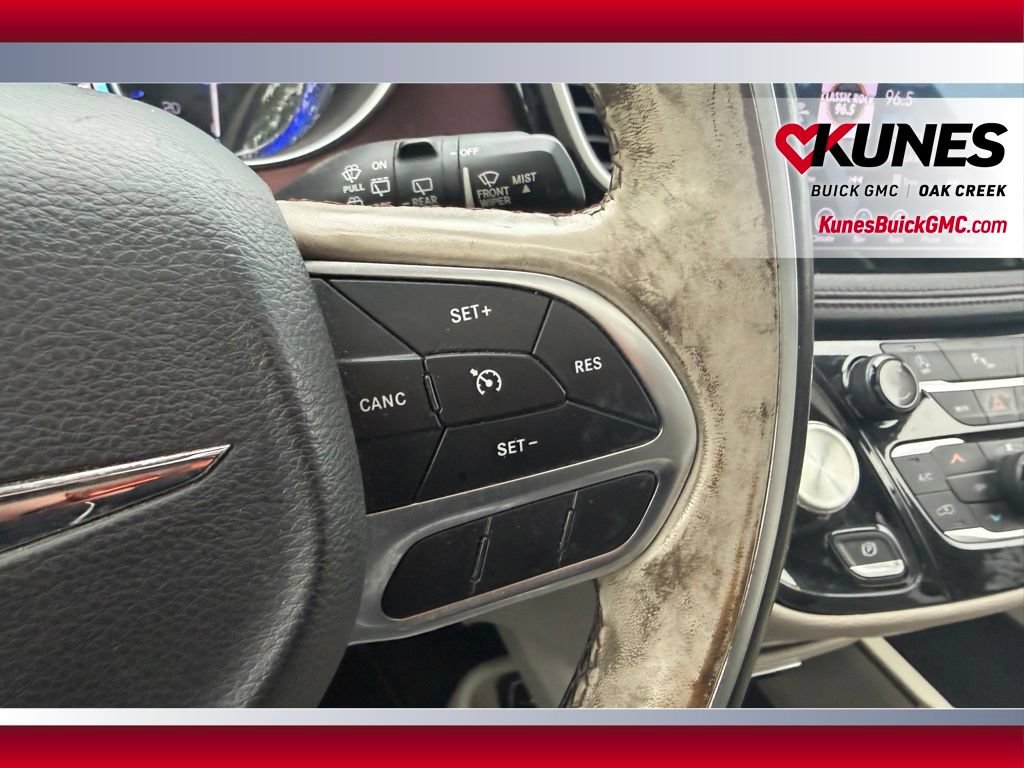 Used 2020 Chrysler Pacifica Limited FWD image 22