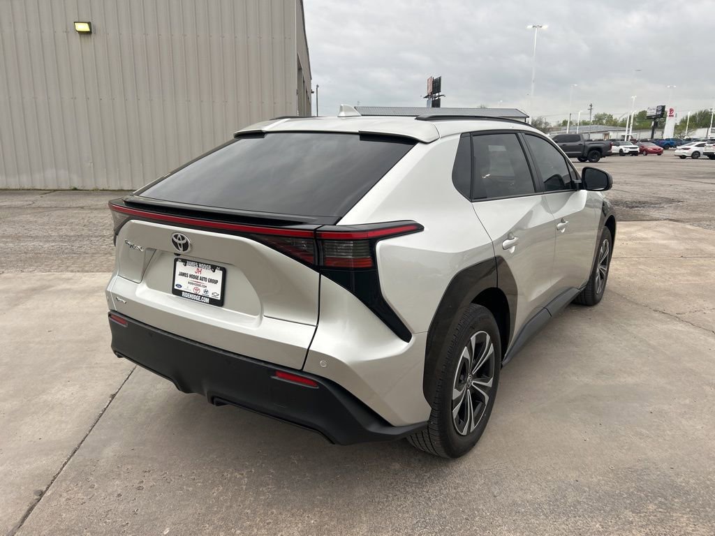 Used 2024 Toyota bZ4X XLE w/ Weather Package image 6