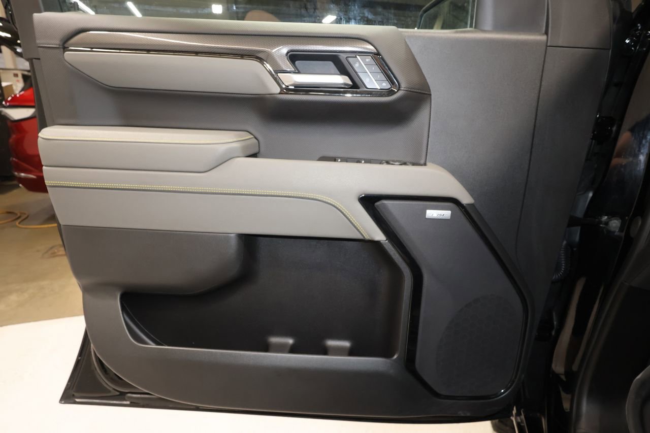 Used 2025 Chevrolet Silverado 1500 ZR2 w/ Technology Package image 23