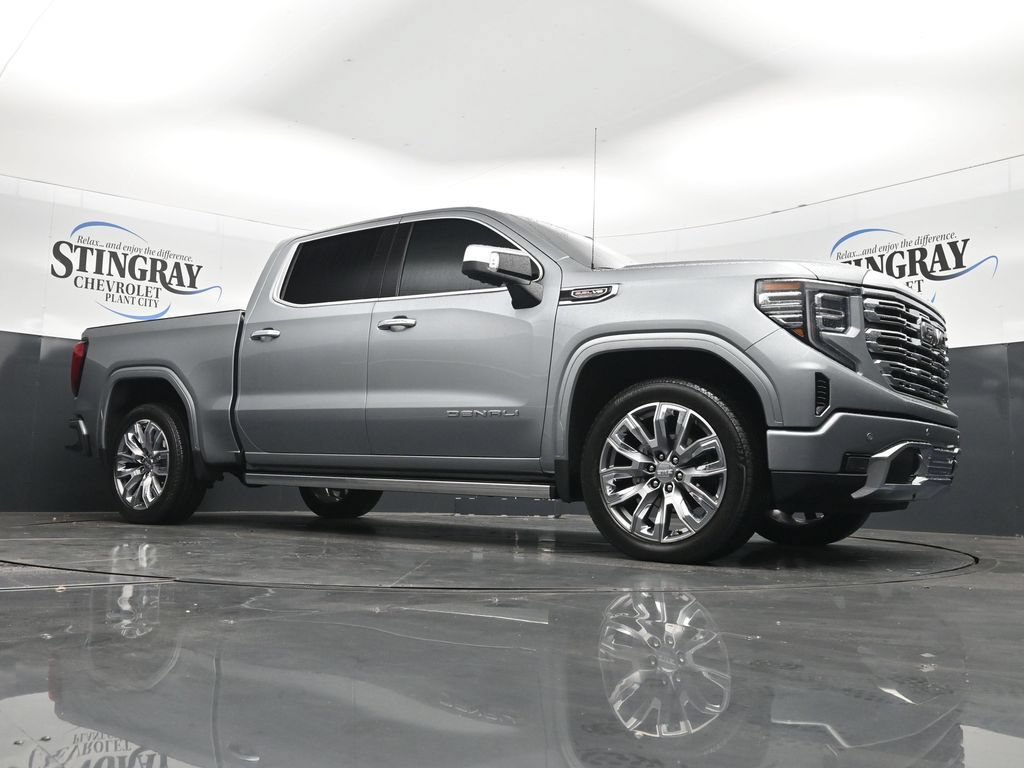 Used 2025 GMC Sierra 1500 Denali w/ Denali Reserve Package AWD/4WD image 26