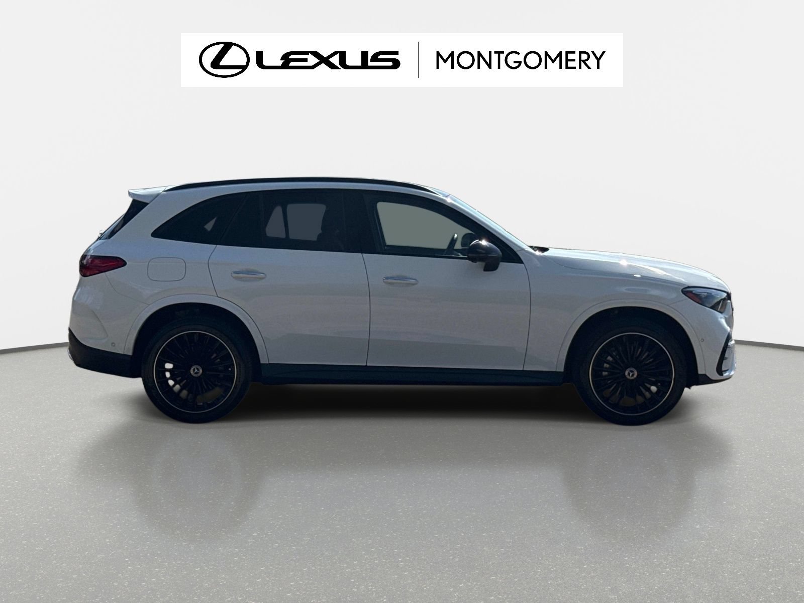 Used 2023 Mercedes-Benz GLC 300 image 2