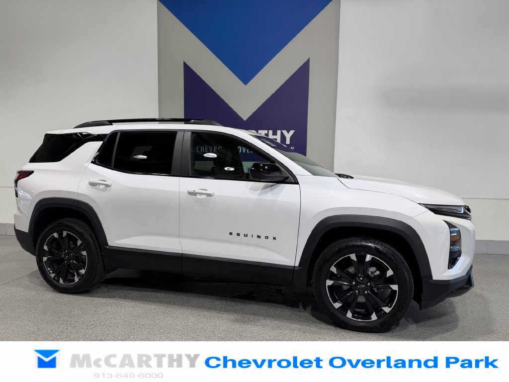 Used 2025 Chevrolet Equinox RS w/ Safety and Technology Package AWD/4WD image 3