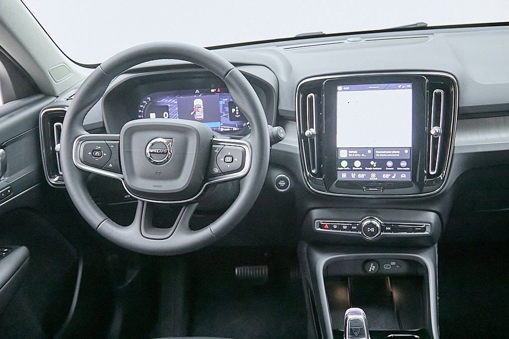 New 2026 Volvo XC40 B5 Plus w/ Protection Package Premier image 28