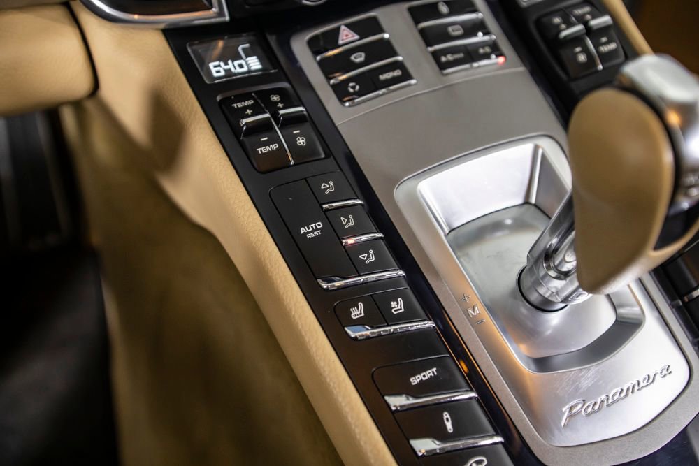 Used 2012 Porsche Panamera 4S image 33