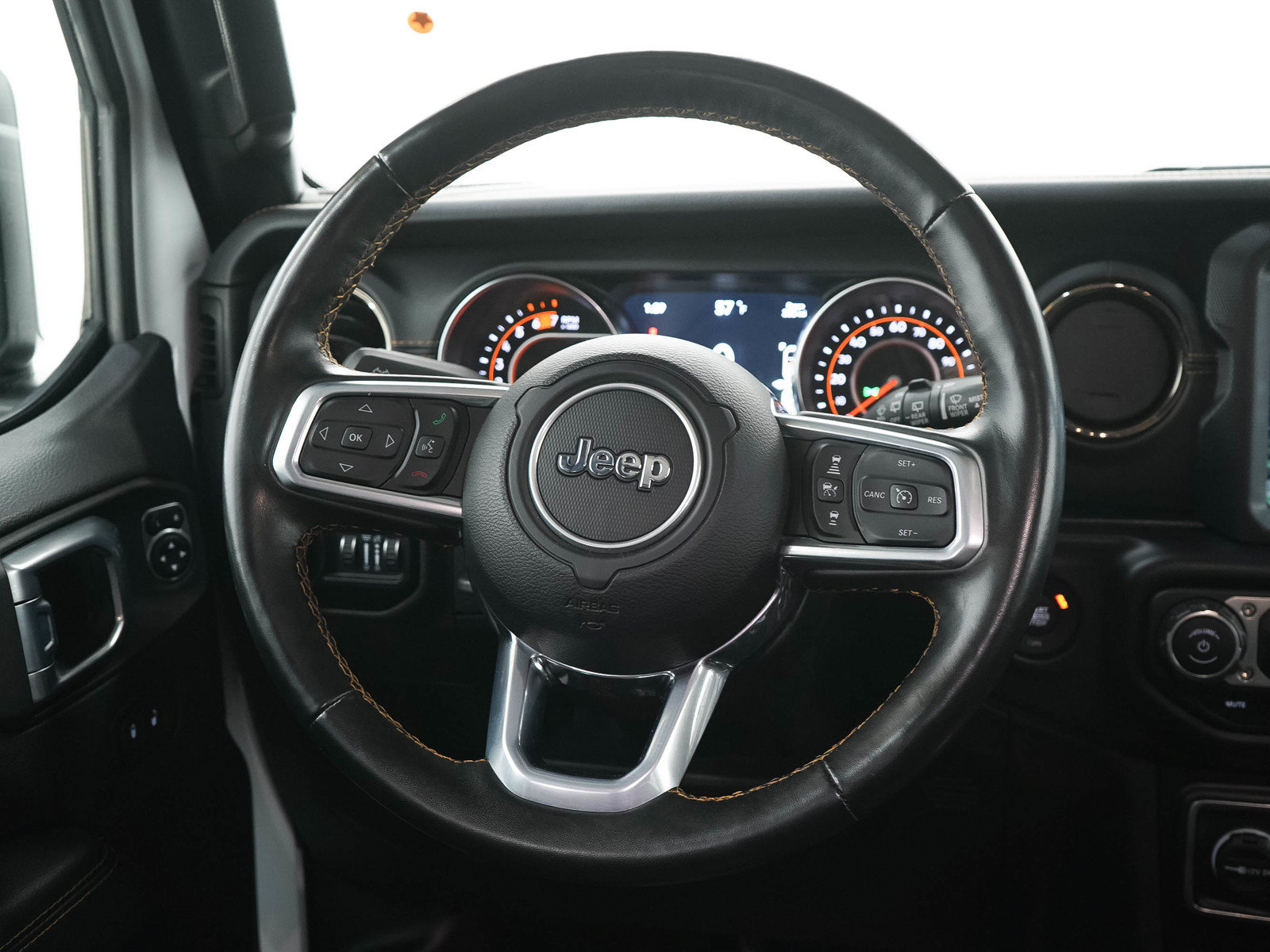 Used 2021 Jeep Wrangler Unlimited Sahara AWD/4WD image 16