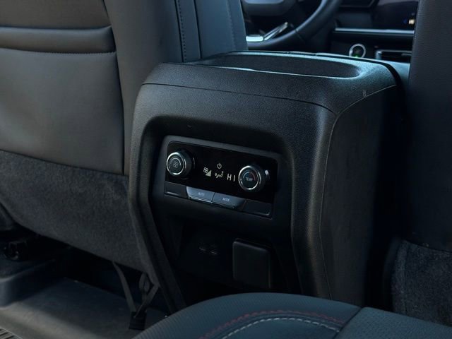 Used 2025 Chevrolet Traverse Z71 w/ Enhanced Driving Package AWD/4WD image 19
