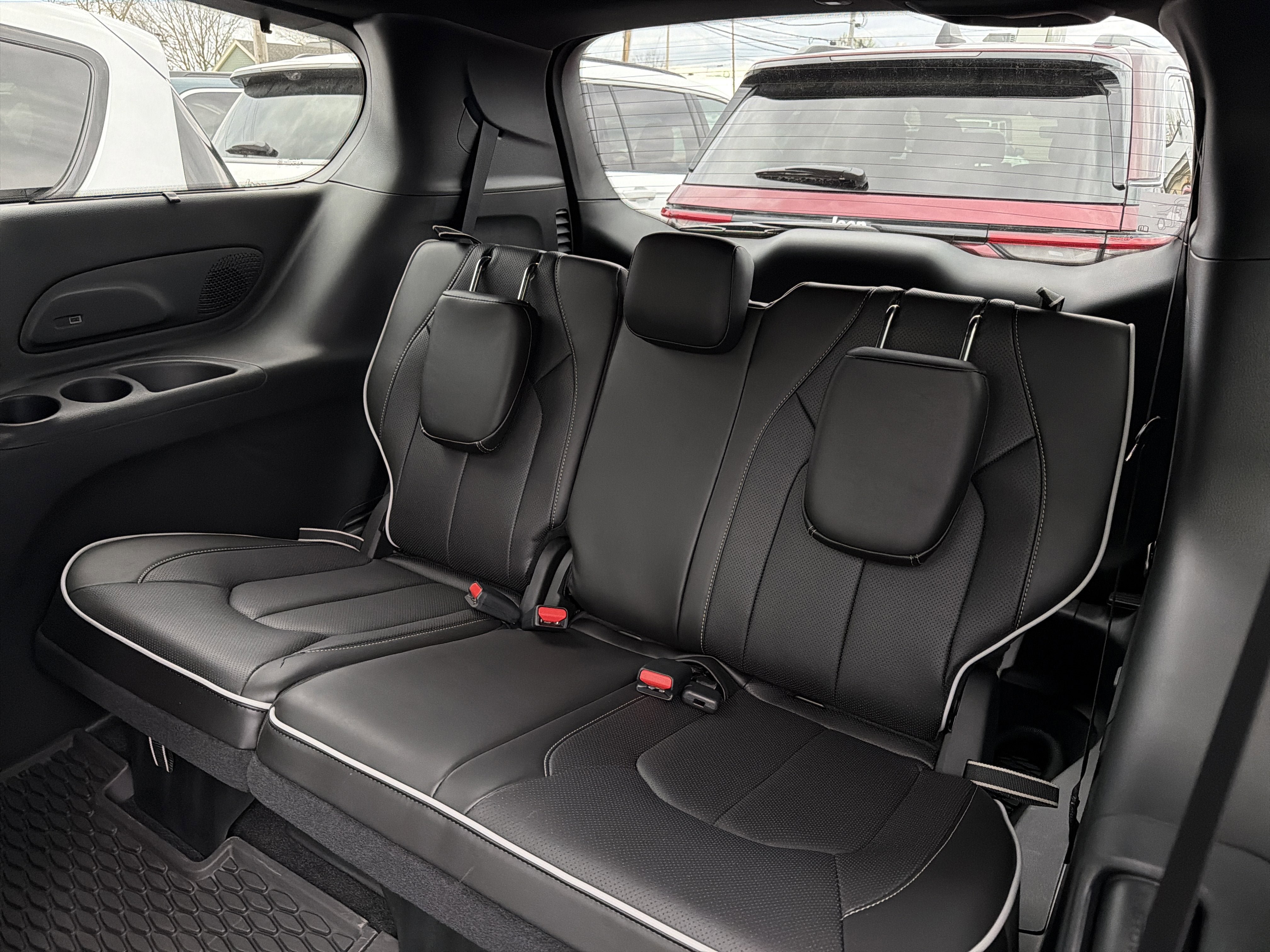 New 2026 Chrysler Pacifica Limited w/ Uconnect Theater Family Group AWD/4WD image 29