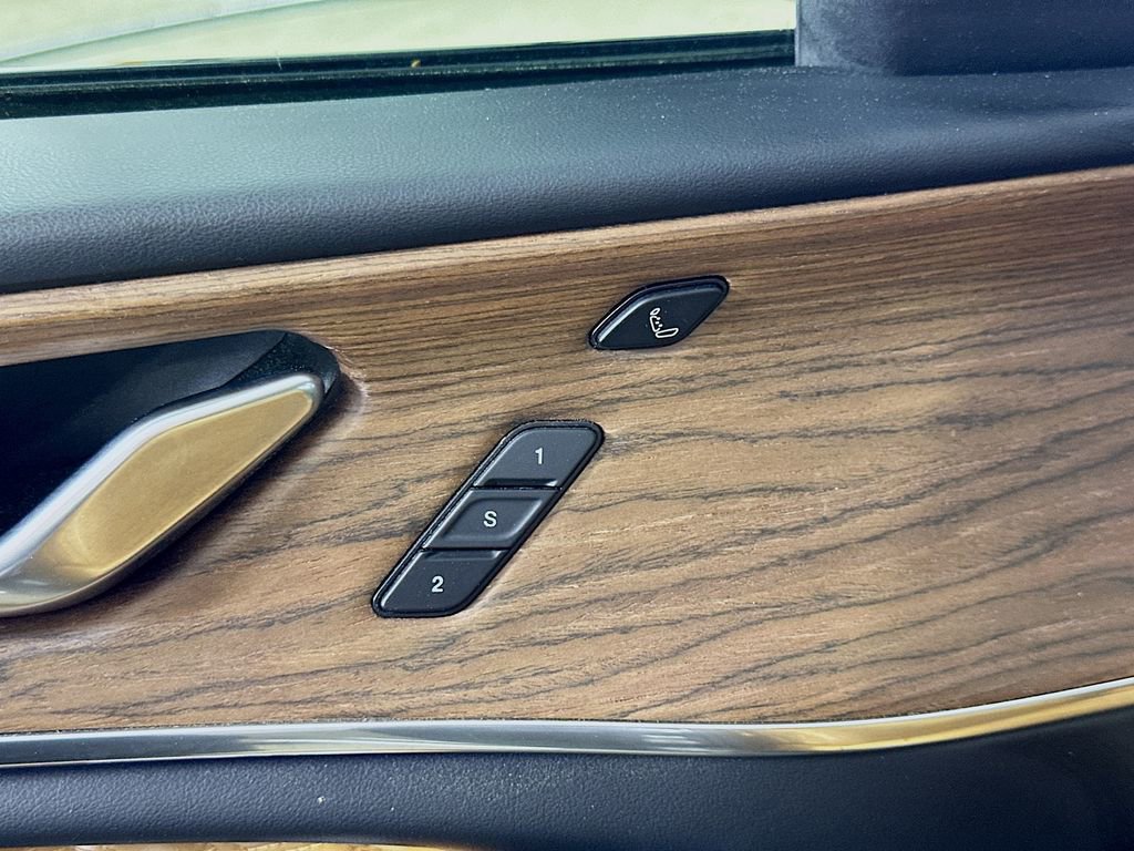 Used 2022 Jeep Grand Cherokee Summit w/ Luxury Tech Group V image 21