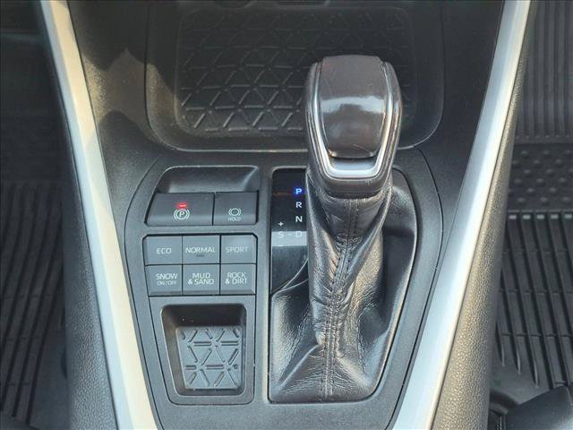 Used 2019 Toyota RAV4 XLE Premium w/ Cold Weather Package AWD/4WD image 12