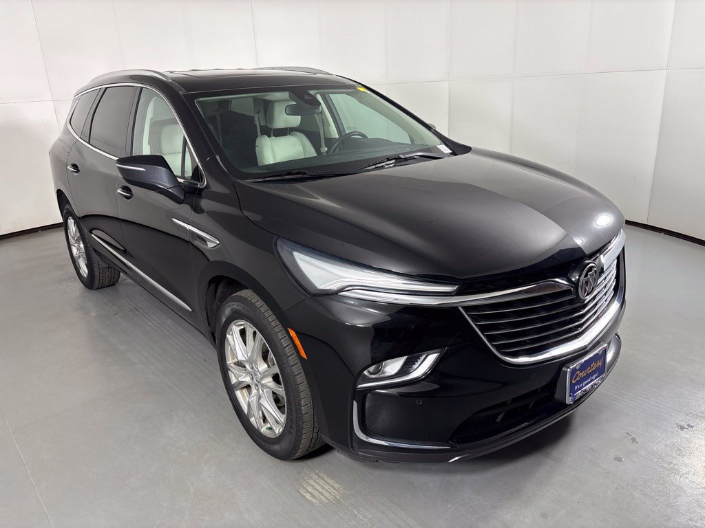 Used 2023 Buick Enclave Essence w/ Experience Buick Package FWD image 2