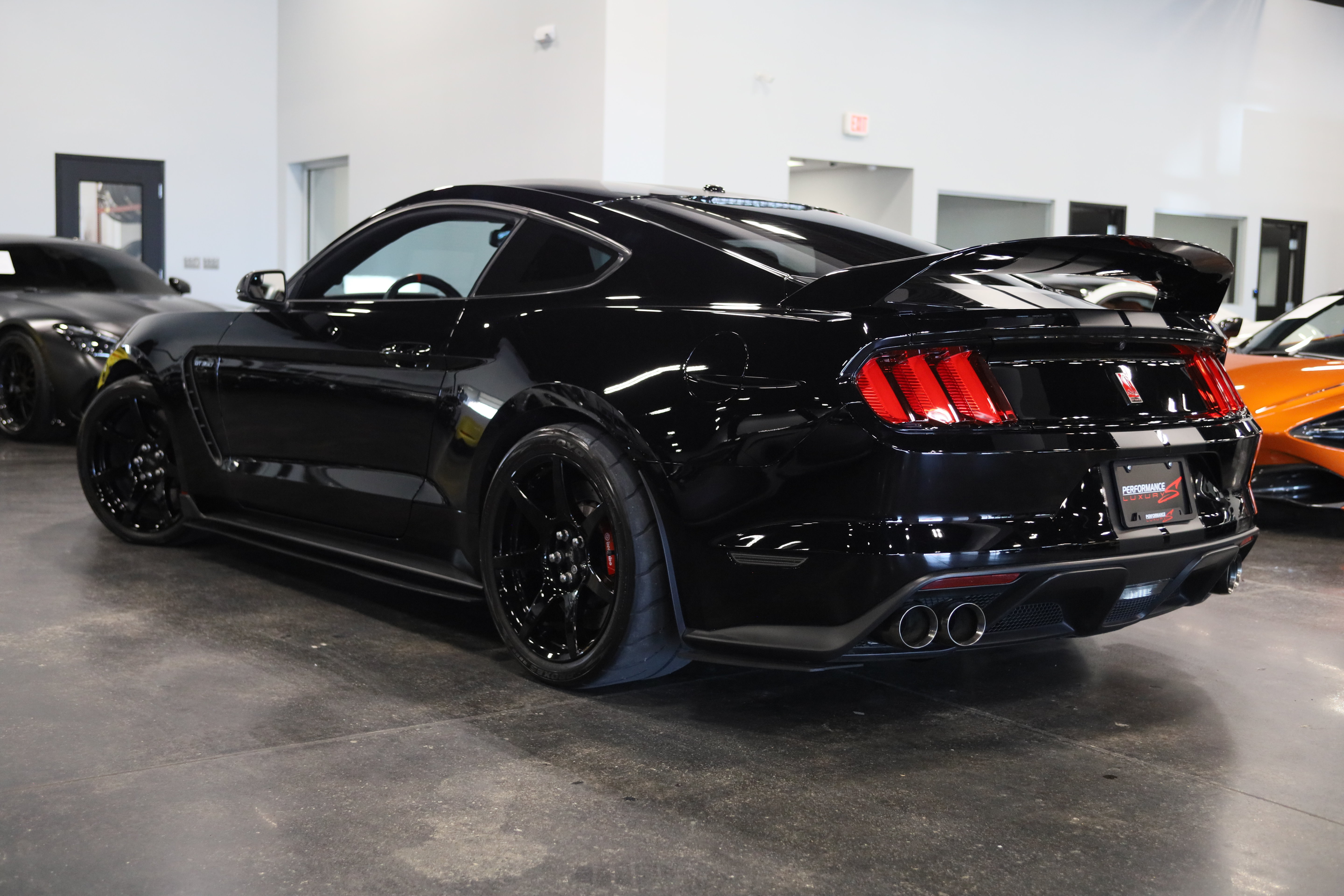 Used 2018 Ford Mustang Shelby GT350R w/ GT350R Equipment Group 920A RWD image 4