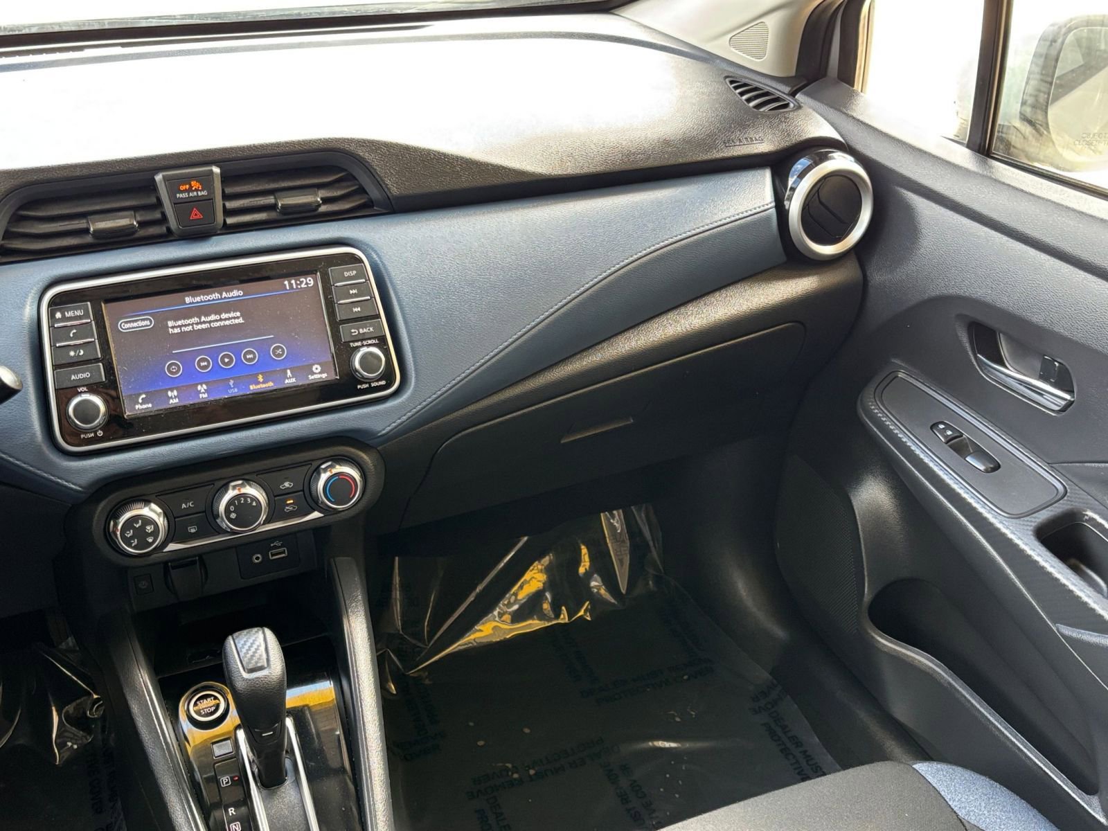 Used 2025 Nissan Versa SV FWD image 30