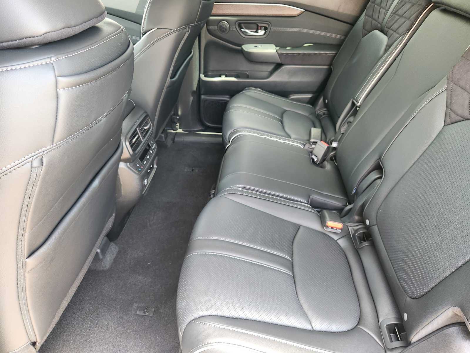 Used 2026 Honda Pilot Elite image 30