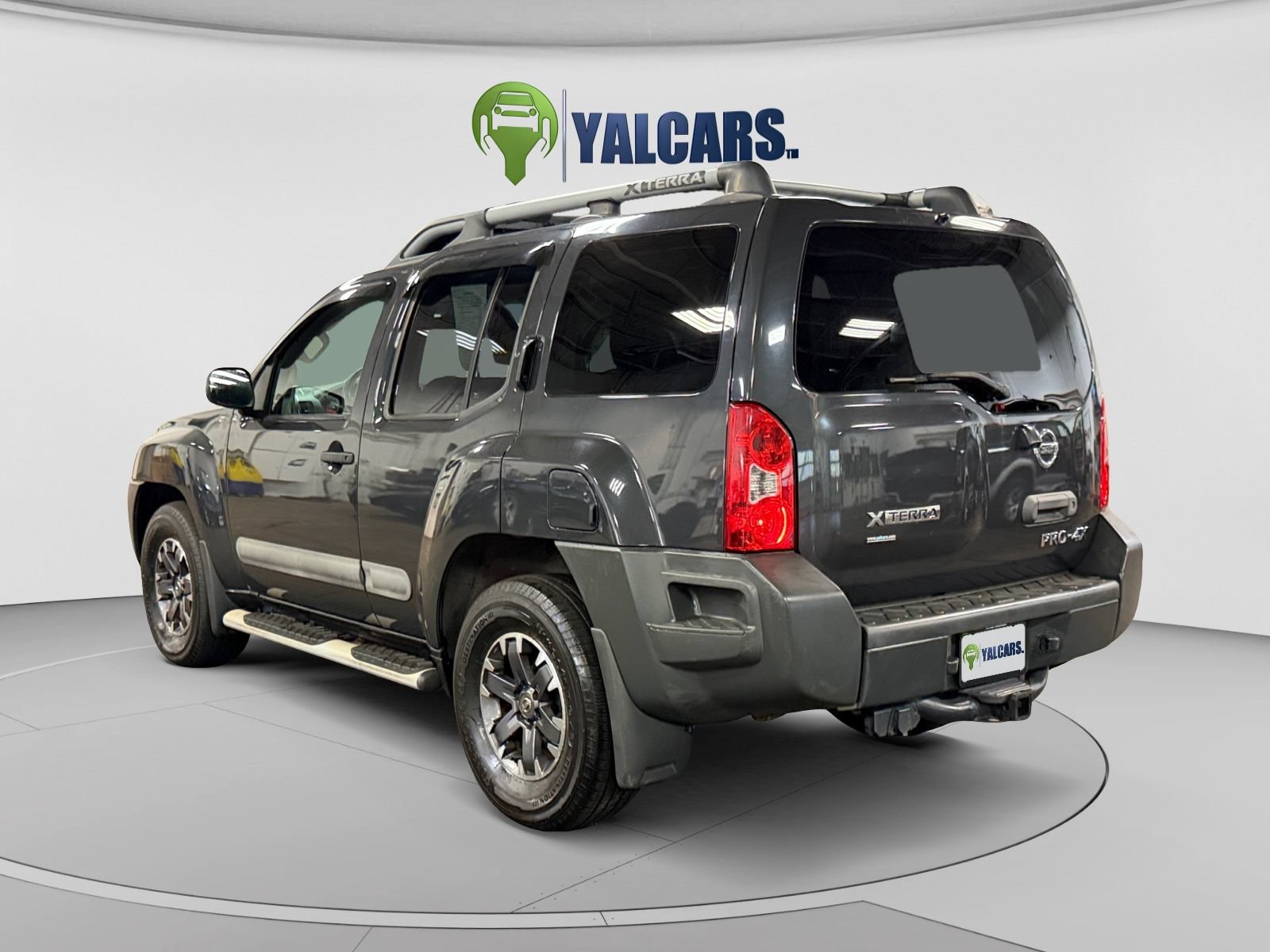 Used 2015 Nissan Xterra PRO-4X w/ Pro-4x Leather Package AWD/4WD image 3