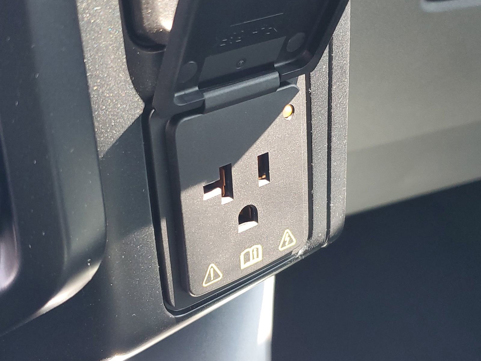 New 2025 Ford F150 Lightning Flash AWD/4WD image 27
